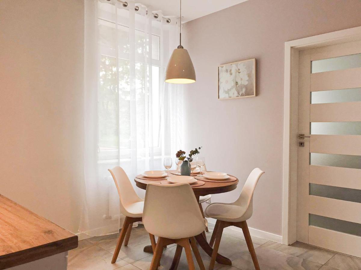 Apartament Pod Papugami Kolobrzeg-Podczele Exteriér fotografie